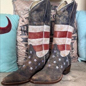 Roper American Flag Cowboy Boots
Distressed
Size 9
New